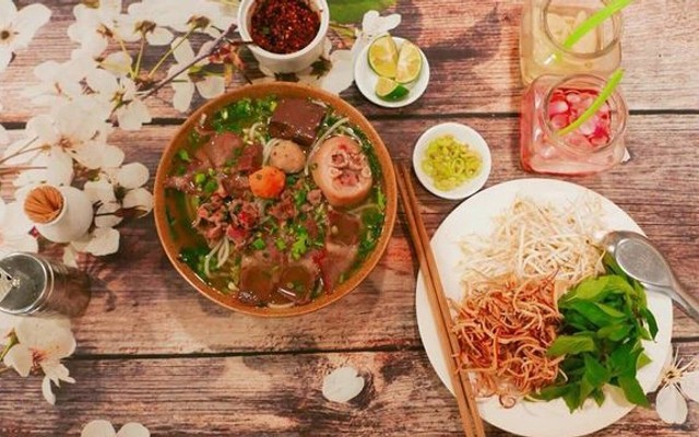 Bún Bò Huế Ngự Uyển - Nguyễn Khánh Toàn