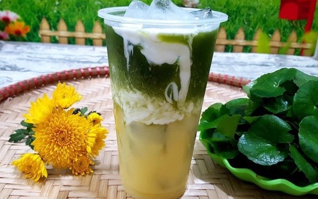 Bún Bò Huế & Rau Má Mix - Sam Sam