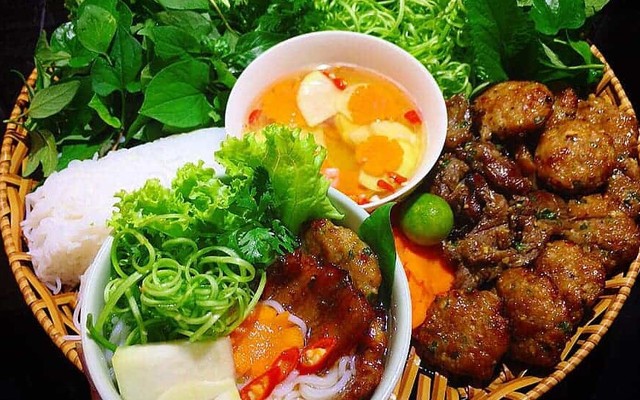 Sành Quán Bún Chả - Nem Cua Bể - Phố Cửu Việt