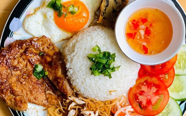 CƠM TẤM HẺM 75