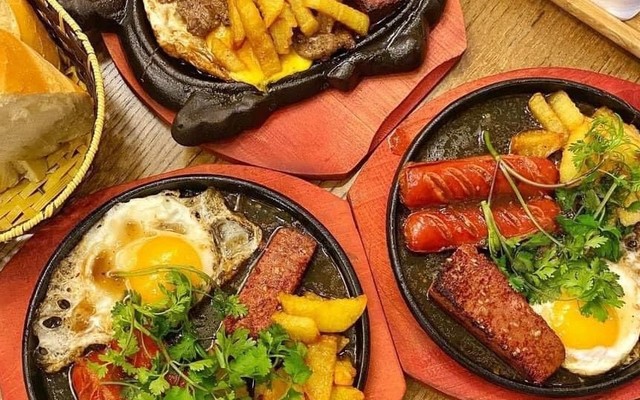 Bít Tết Ngon - Bánh Mì Chảo Cô Phúc