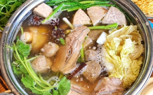 Lẩu Trâu Tám Khuynh - Trần Kế Xương