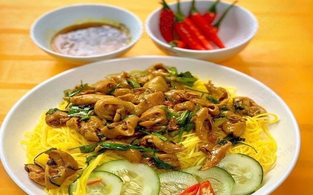 Bún Lòng Xào Nghệ - Mai Am