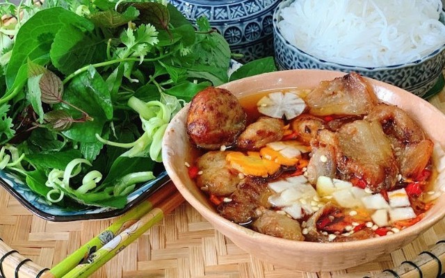 Sen Sen - Bún Chả Hà Nội - Lô 49 Trần Bạch Đằng