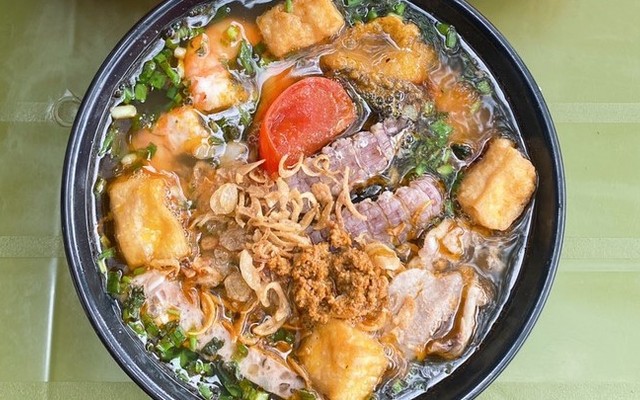 Lẩu & Bún Riêu Hải Sản Trang Bếu - Yên Phụ