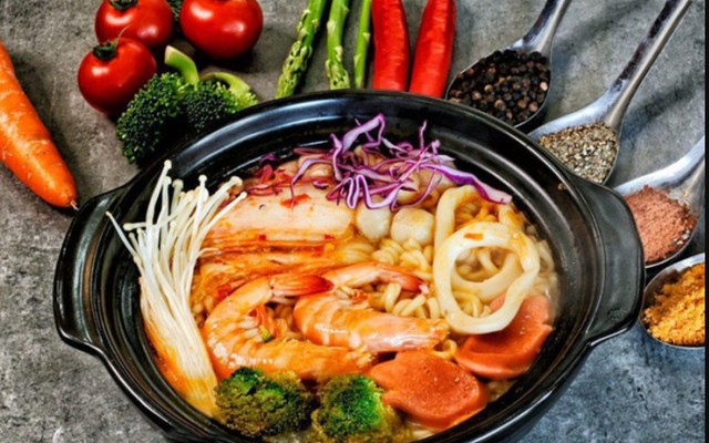 Lu Na - Mì Cay, Trà Sữa & Ăn Vặt - Đường Số 8