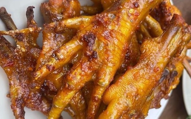 Chân Gà Nướng - Cỏ