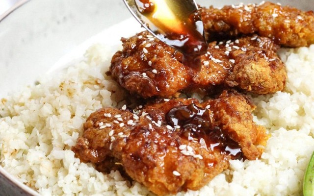 Cơm Nhà - Cơm Nóng & Bánh Mỳ - 31 Chợ Sinh Viên