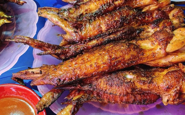 Chân Gà Nướng - Bánh Mỳ Muối Ớt Quỳnh Giang - Xuân Đỉnh