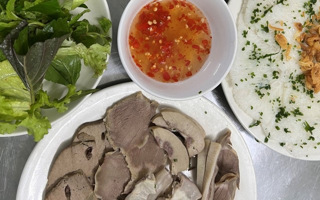 Bánh Hỏi Cháo Lòng Cô Hậu - Trần Văn Quang