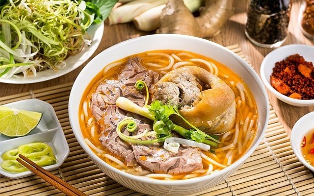 Bún Bò Huế Bà Nga Béo - Khúc Hạo