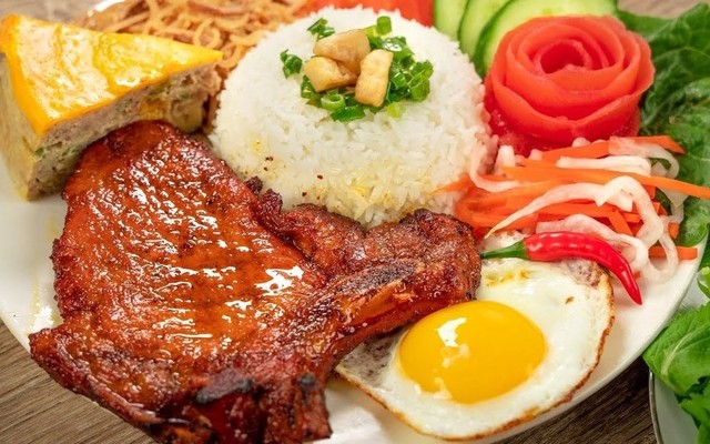 Cơm Tấm 25 & Cơm VP - Trần Não