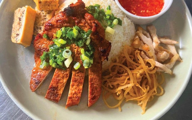 Cơm Tấm 2 Chị Em - Nguyễn Xí