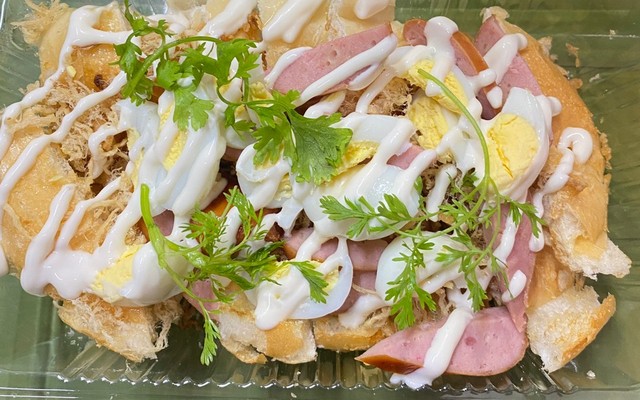 Bò Sốt Vang & Bánh Mì Chảo Thương Nhớ