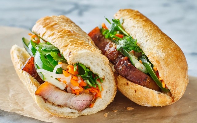 Bánh Mì Thịt Nướng Cô Hương - Mai Hắc Đế