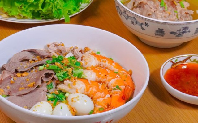 Hủ Tiếu Nam Vang & Mì Xíu Thảo - Nguyễn Sắc Kim