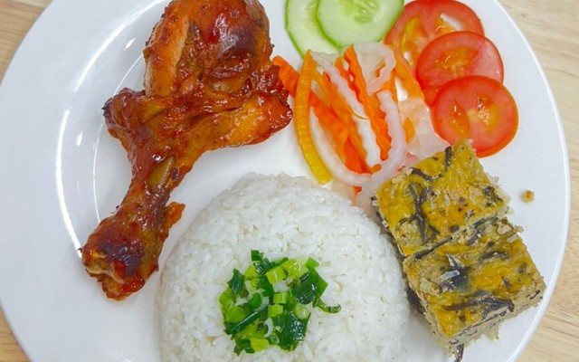 Sườn 18 - Cơm Sườn & Cơm Gà - Phan Văn Trường