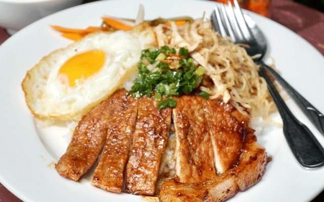 Cơm Tấm Cô Thắm - 139 Phạm Tứ