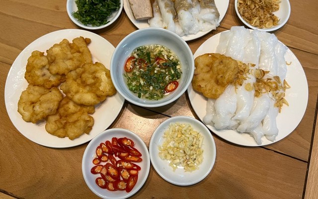 Trang Trang - Bánh Cuốn Chả Mực Hạ Long - Trịnh Đình Cửu