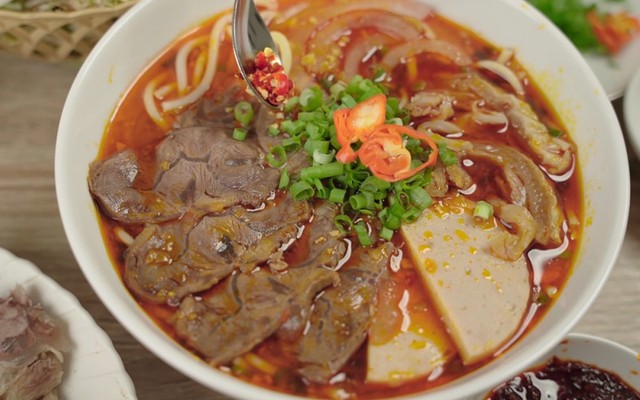 Bún bò huế - 25 Ngô Mây