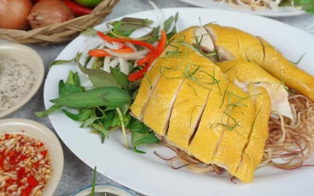 Gà Ta Minh Khang 2 - KDC Thuận Giao