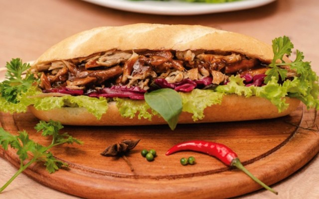 Bánh Mì Cẩm Yến - Bánh Mì Nem Chua Nướng - Đường 3 Tháng 2