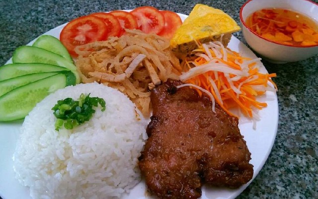 Cơm Tấm 365 - Cơm Sườn & Gà Nướng Lu Thả Vườn - Trương Định