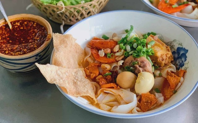 Mì Quảng Chị Nga - Mì Quảng & Bún Mọc - Nguyễn Trọng Tuyển