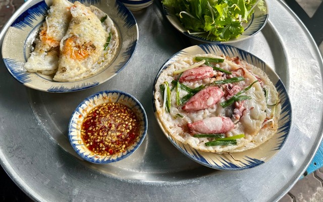 Bánh Xèo Mực, Bún Mắm Nêm & Đặc Sản Miền Trung - Nguyễn Gia Trí