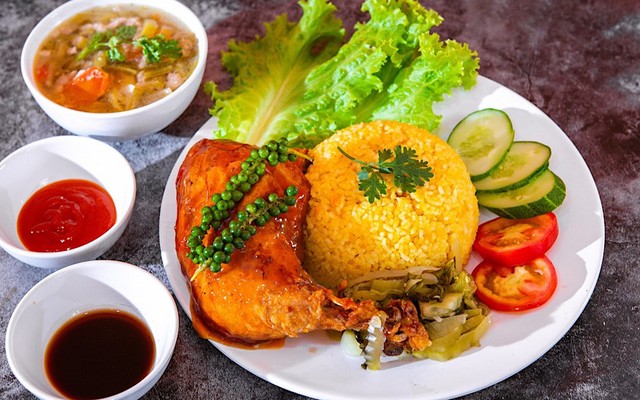 Cơm Gà Xối Mỡ Khánh Ngọc - 50 Đường D5