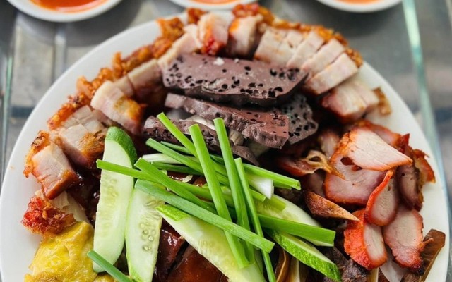 Quán Cơm Gà Thượng Hải - Cơm Gà Niêu & Món Bắc - 60 Đường Số 17