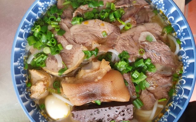 Quang Vinh - Bún Bò Huế - Ngõ 2 Ao Sen