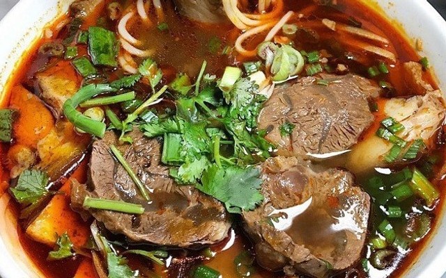 Tiệm Cafe Mợ Hai - Bún Bò Huế & Cơm Tấm