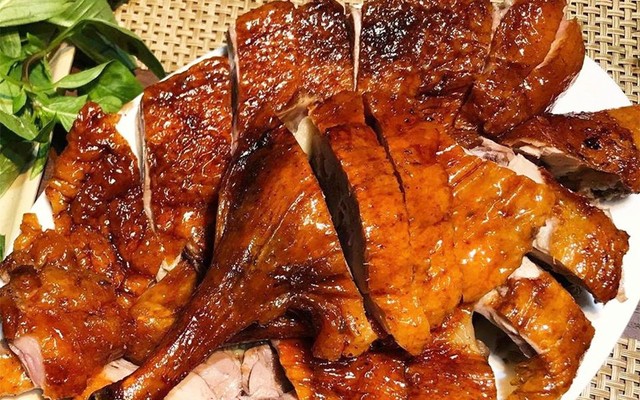 Vịt Quay Huỳnh Tưởng - Vịt Quay Sốt Tiêu Đen & Heo Quay Đặc Biệt - Ngã Tư Đất Thánh