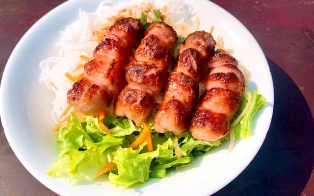 Bún Thịt Nướng Mật Ong Bé Lũng - 42/6 Văn Chung