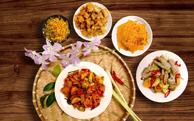 Bếp Út Mây Ăn Vặt Kiểu BUM - Flan Rau Câu, Bánh Tráng Tóp Mỡ & Chân Gà Sả Tắc Sốt Thái - Xô Viết Nghệ Tĩnh