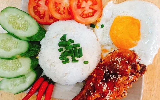 Cơm Nhà Milk - Cơm Gà Xối Mỡ