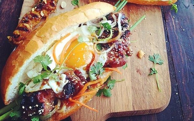 Bánh Mì Cô Thuý - Nơ Trang Long