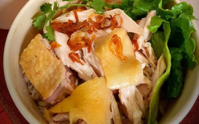 Bếp Mén - Hủ Tiếu Gà Khô & Trà Ổi - Nguyễn Tuyển