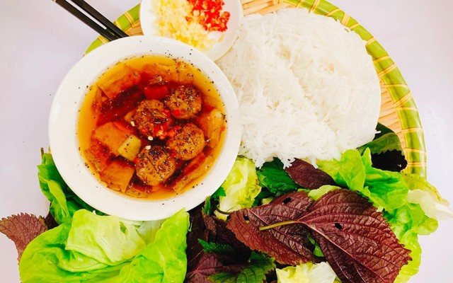 Bà Thu - Bún Chả Hà Nội - Mai Chí Thọ