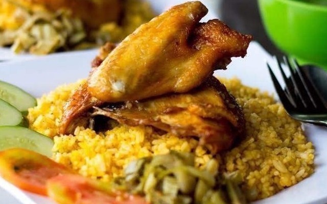 Cơm Gà Xối Mỡ Huỳnh Ký - Nguyễn Văn Thương