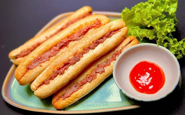 Ông Còm Food - Bánh Mỳ Pate Cột Đèn & Xôi - Bạch Đằng