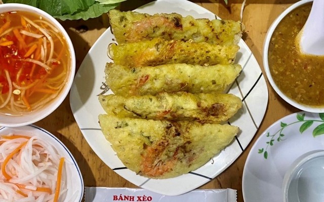 Bánh Xèo Cô Nguyệt 77 - Chung Cư Phú Thọ