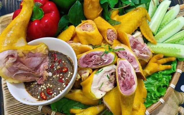 Gà Ủ Muối Hoa Tiêu HC Phan Xích Long - Mỹ Huề