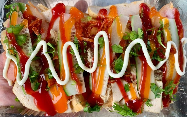 Tiệm Bánh Mì & Bánh Tráng Trộn Nhà Sam - Vinhome Ocean Park