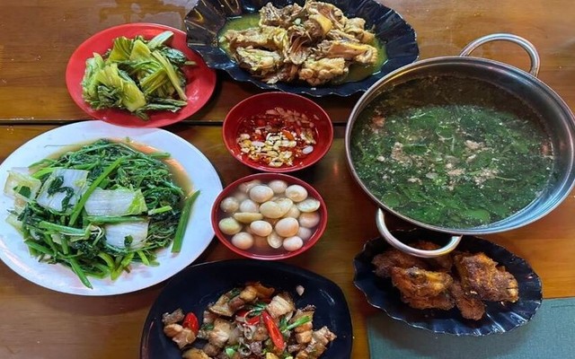 Cơm & Lợn Mẹt - Ẩm Thực Thiên Đường - Ngọc Khánh