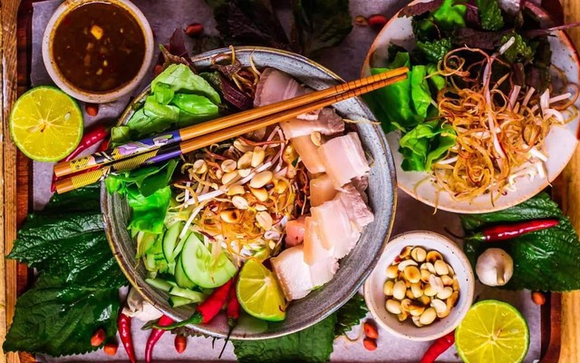 Quán Cô Thống - Bún Mắm, Bánh Tráng Thịt Heo & Cơm Văn Phòng