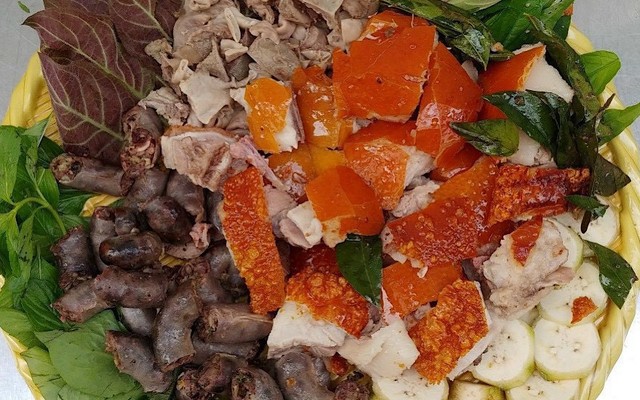Heo Rừng Quay Thảo Mộc, Cá Cam & Cá Sapa Nướng Tiêu Xanh - Nguyễn Văn Tần
