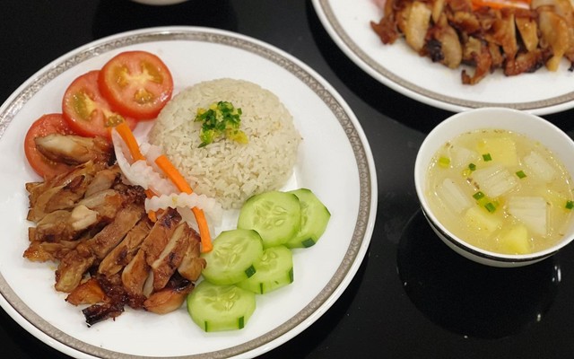 Cơm Gà - Xá Xíu Biêu Ký