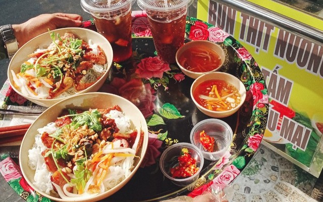 Ngân Hà Quán - Bún Thịt Nướng, Cơm Tấm & Bánh Mì Xíu Mại - Nguyễn Oanh